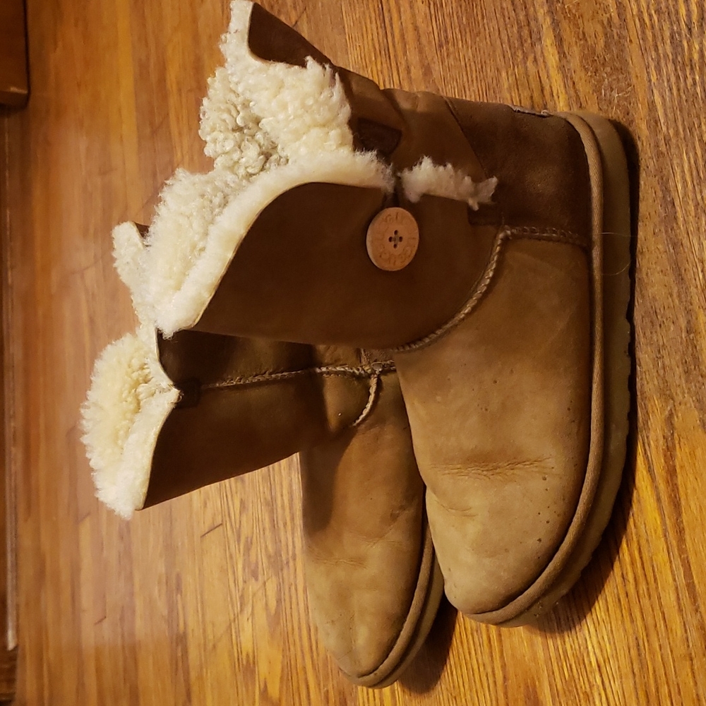 UGG boots (women)